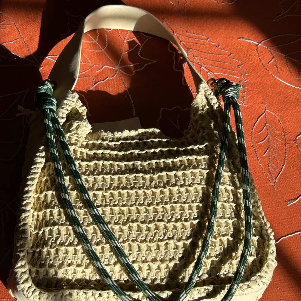 Cream Woven Hand + Shoulder Bag with Cream or Green Adjustable Strap NEW! - Picture 3 of 14